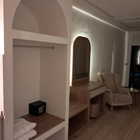 Oregano Aparthotel 4*